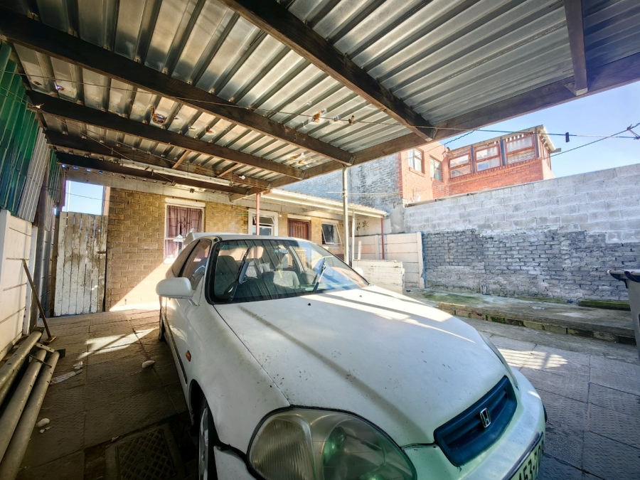 2 Bedroom Property for Sale in Lentegeur Western Cape